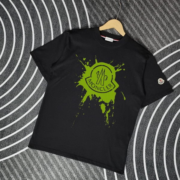 モンクレールTシャツ正面デザイン